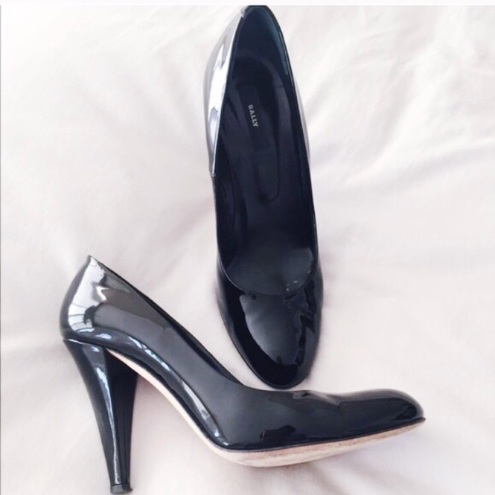 BALLY patent leather heels